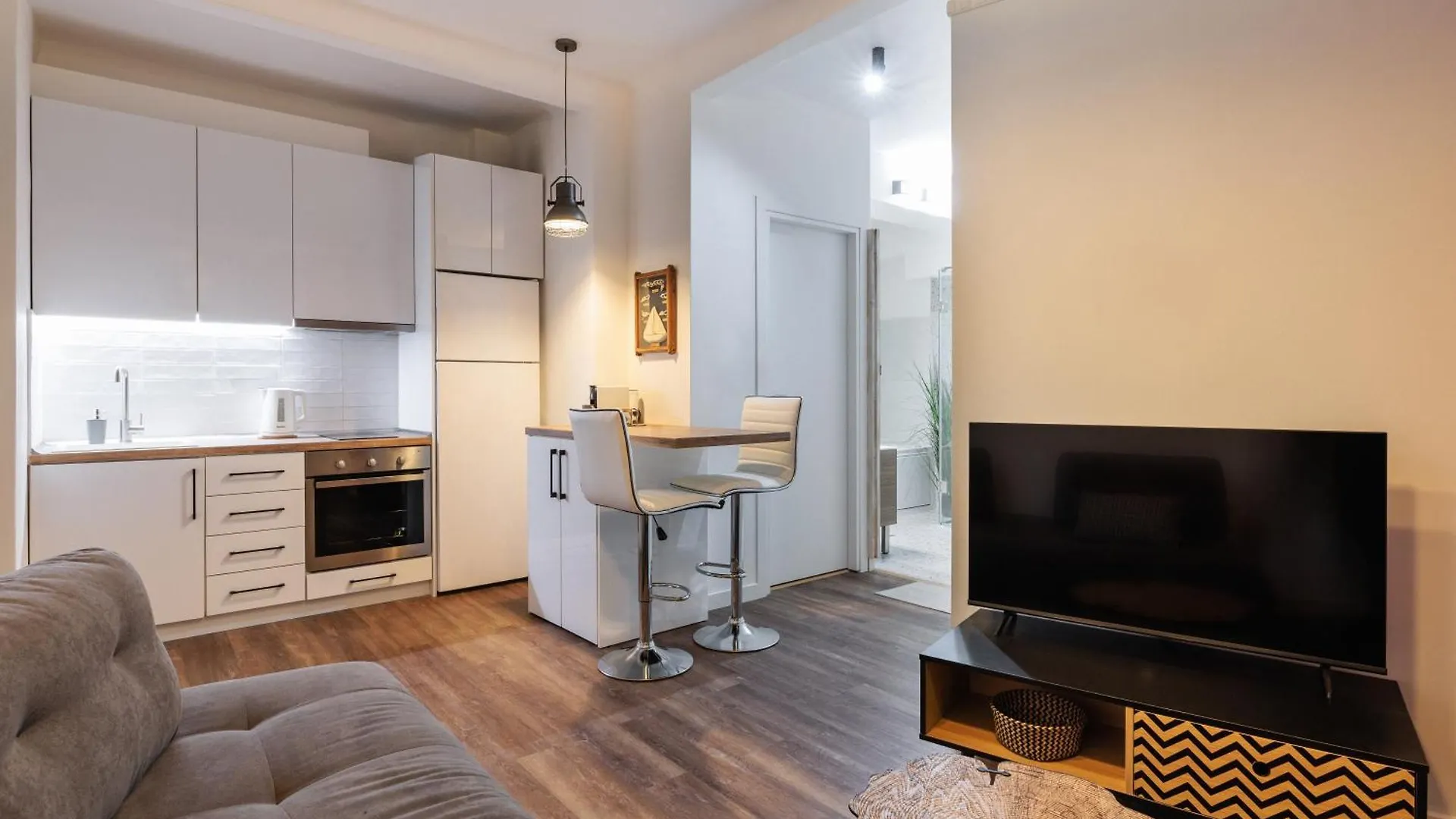 Couple-Inn 2 Quality Hot Tab Suite Thessaloniki Greece